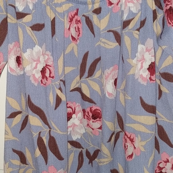 Top - Picture 2 of 3